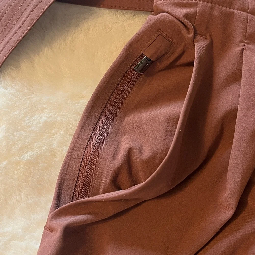 ATHLETA‎ Skyline II High Waisted Belted Shorts Brown (Hearth Rose) Size 14 - Picture 6 of 16